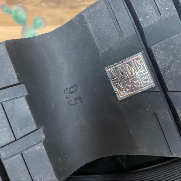 Religious Comfort Nottingham Waterproof Faux Fur Lined ankle boot black sz 9.5 - Picture 8 of 10